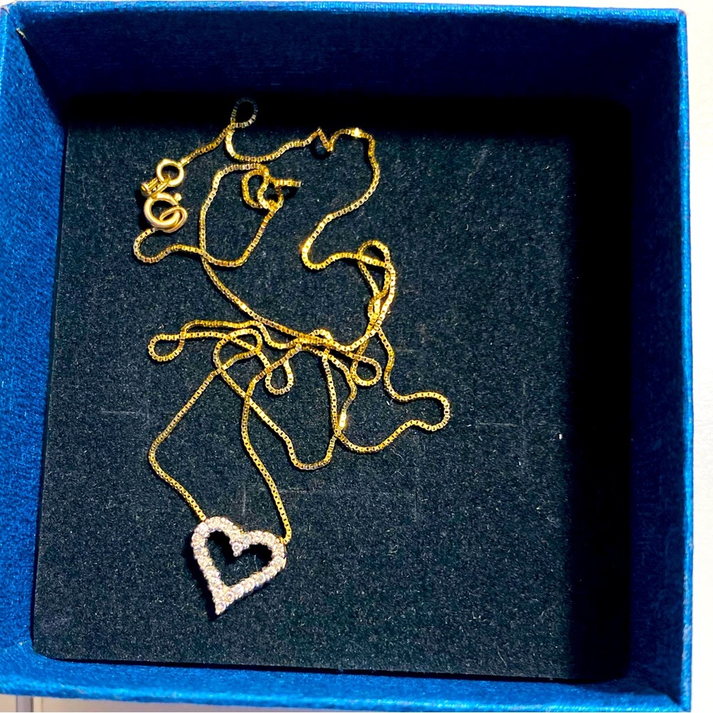 10k solid gold heart-shaped diamond necklace